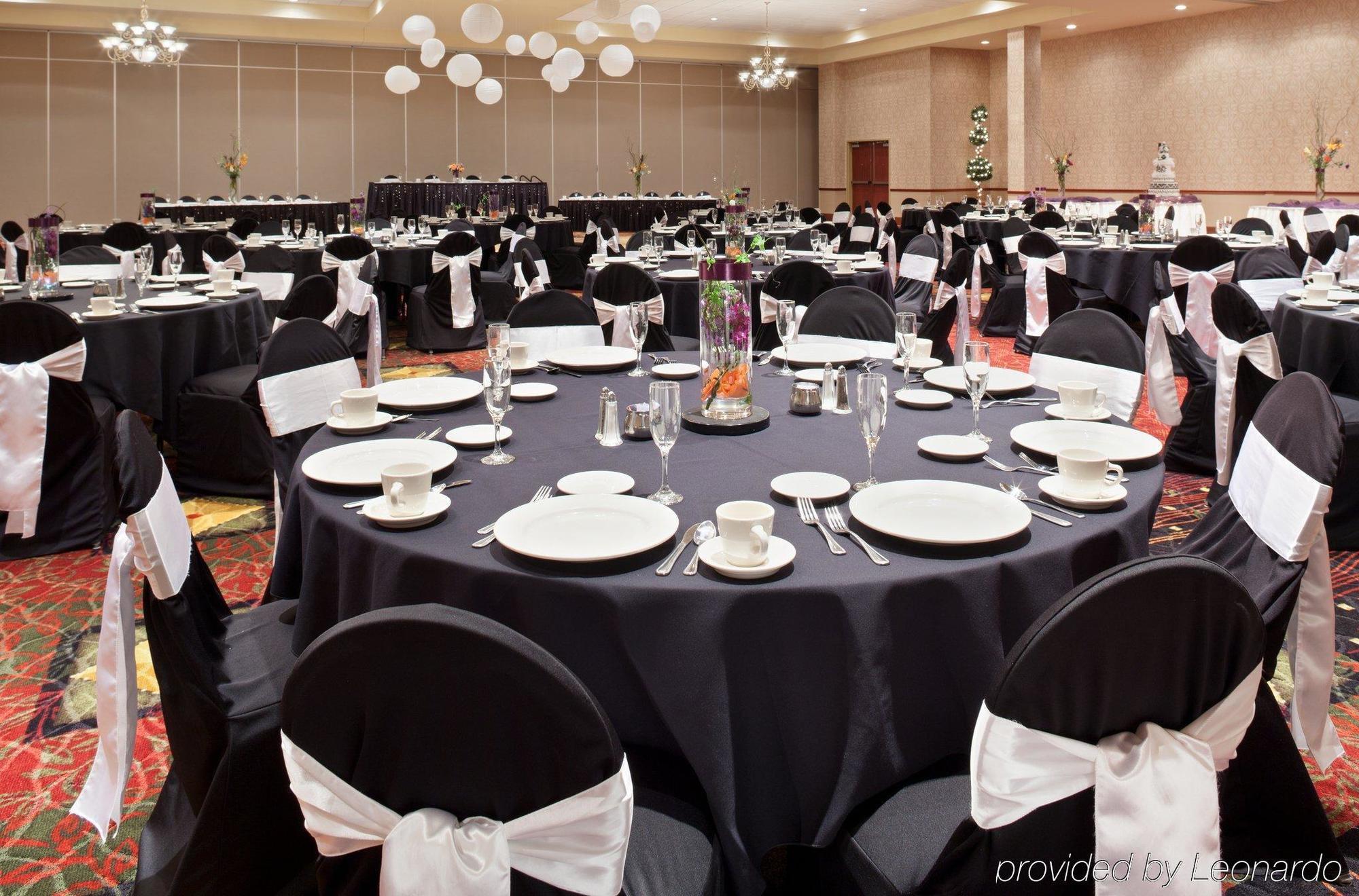 Hilton Garden Inn Independence Étterem fotó